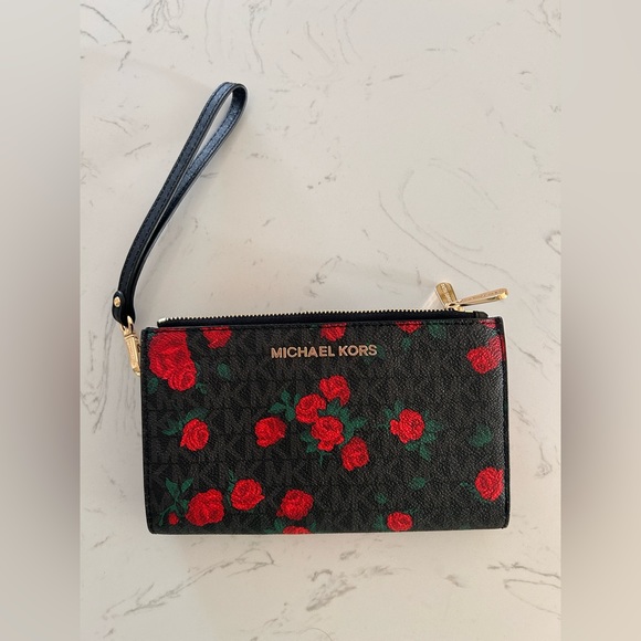 Michael Kors Rose Wristlet- NWOT - Picture 1 of 17